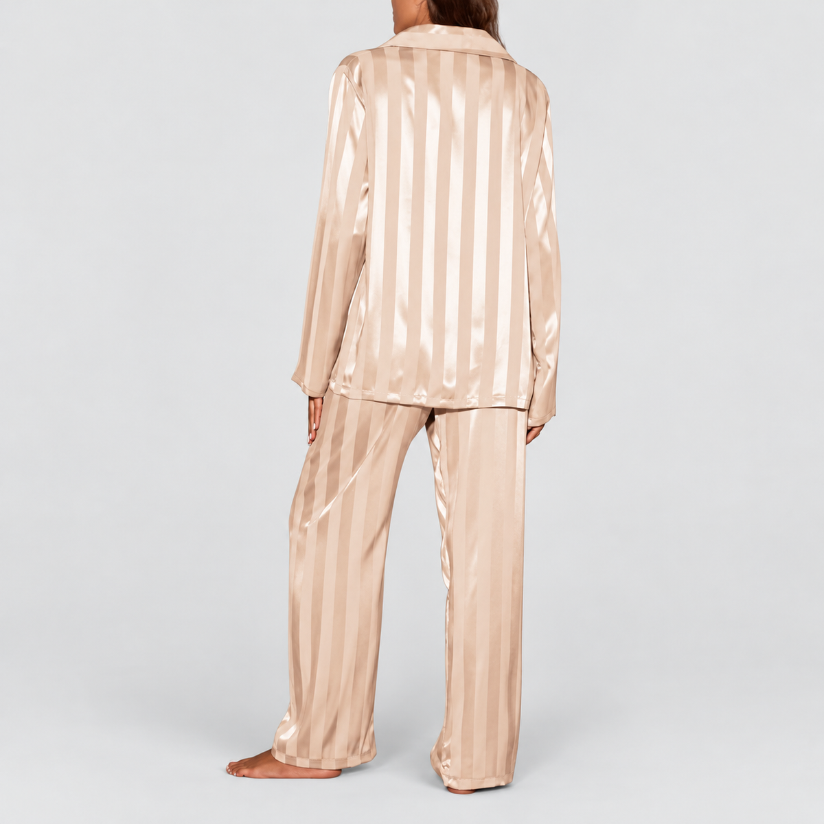 Women's Satin-Look Pyjama Set with Long Sleeves and Button Closure — view 3