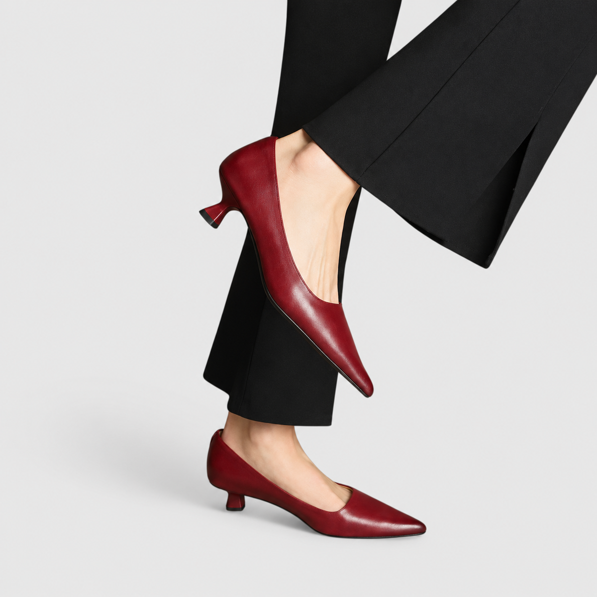 Women's Pointed-Toe Kitten-Heel Court Shoes — view 4