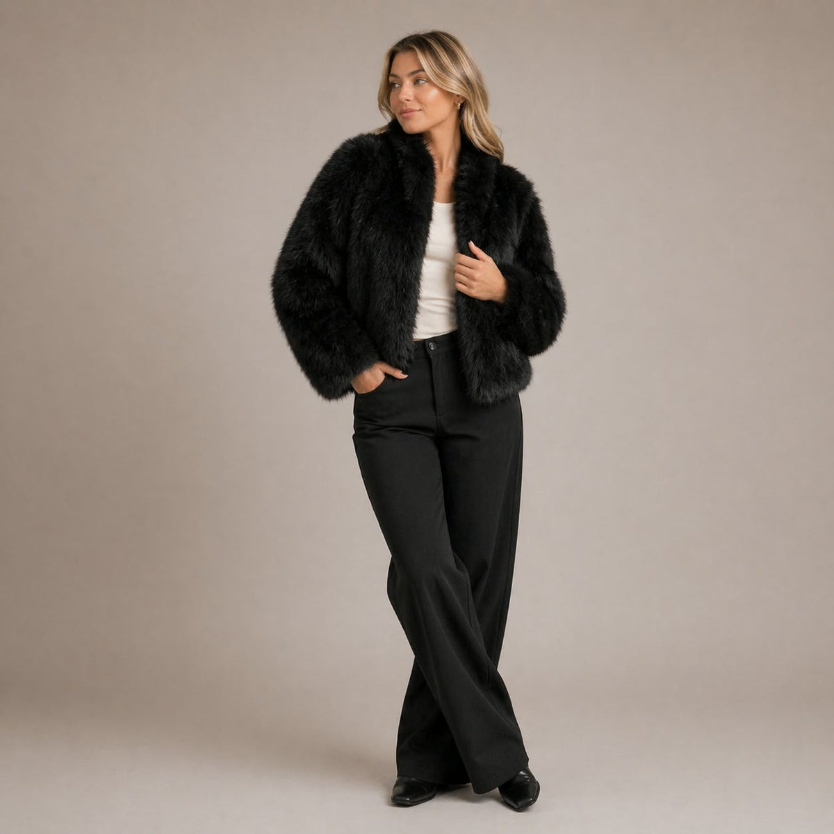 Ottoline | Women's Short Faux Fur Jacket with Round Neck